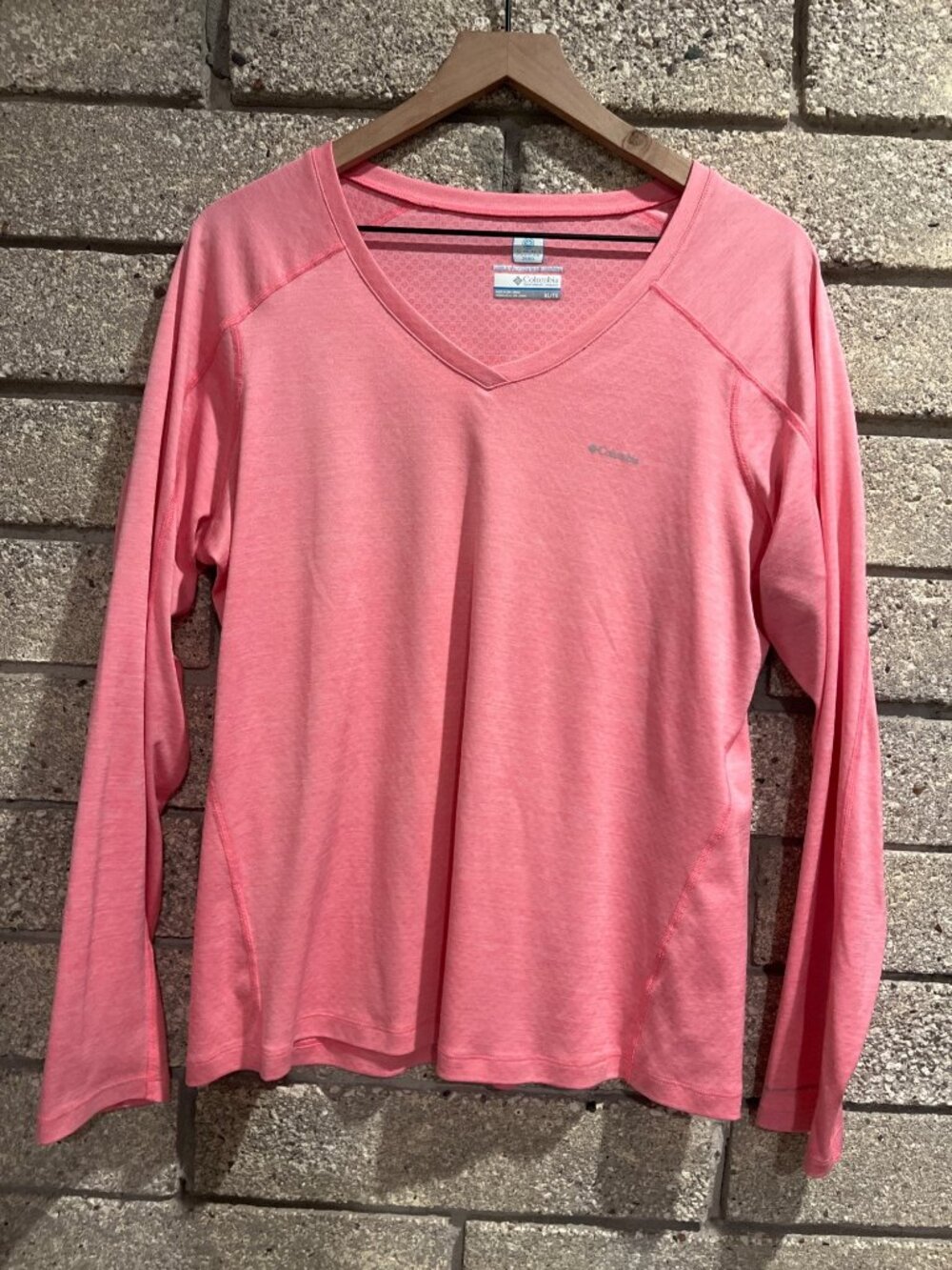 Columbia Omni-Freeze Zero Long-Sleeve Shirt XL Pink Sweat-Activated Cooling V-Ne